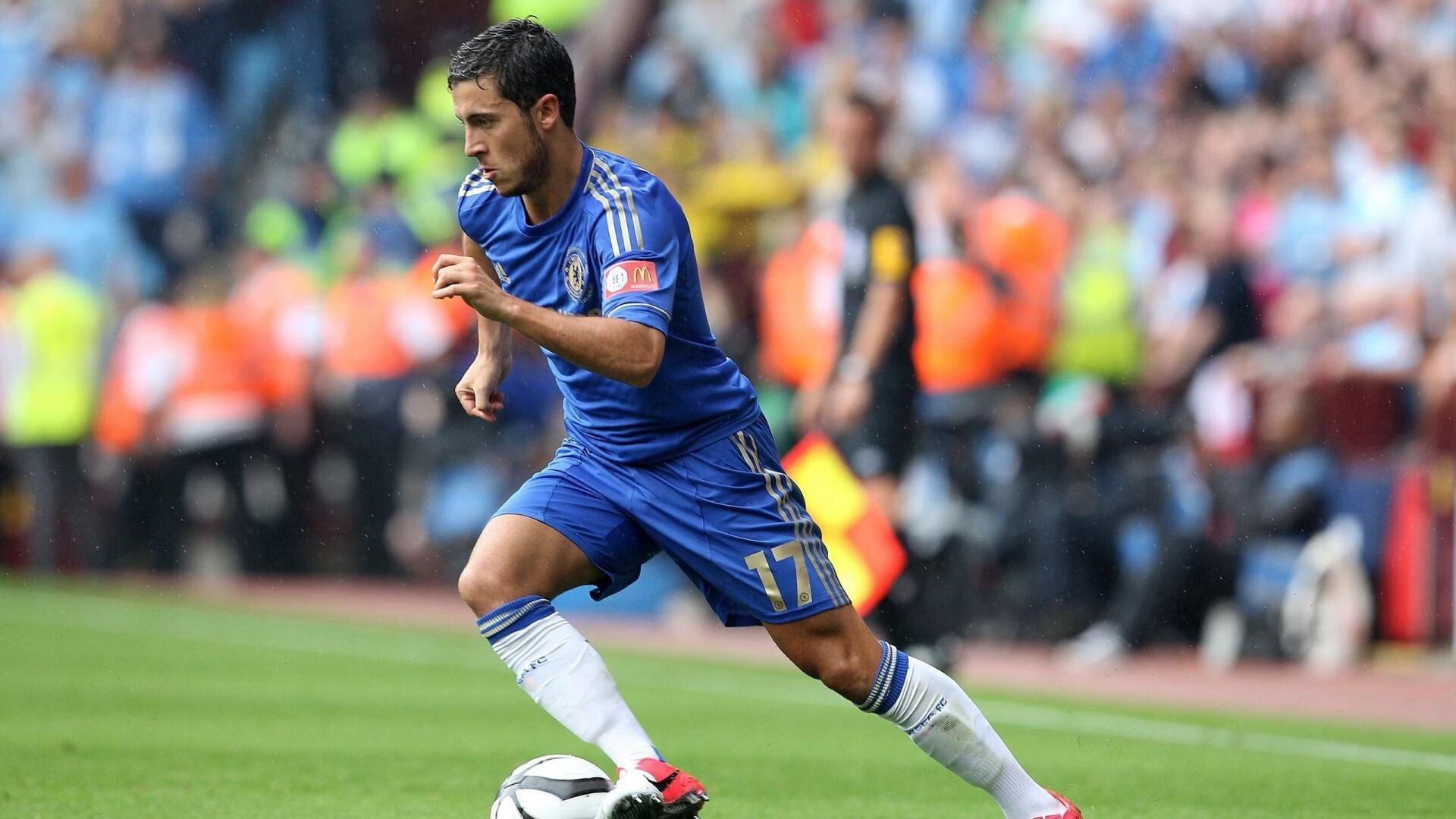 开云体育官方下载-新星崛起：豪门车队争夺未来冠军的希望，新星崛起的成语