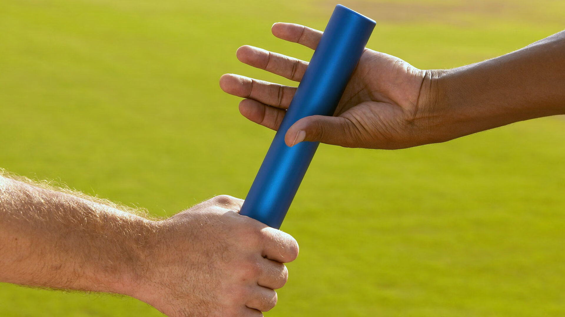 开云真人-长距离游泳赛：海洋中的耐力之旅，超长距离游泳