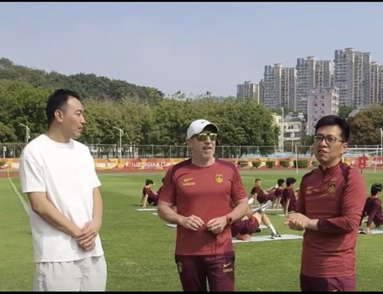 关于V体育：冯潇霆担任青训顾问，助力青少年足球的信息