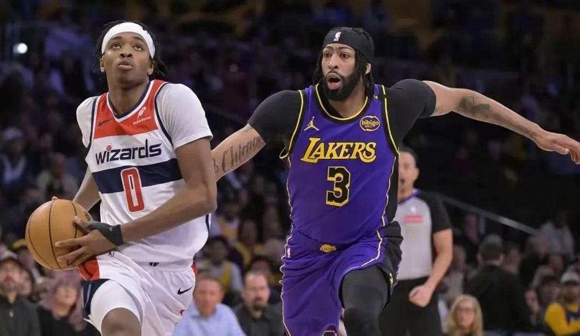 包含V体育：NBA交易截止日，湖人、快船疯狂补强！的词条