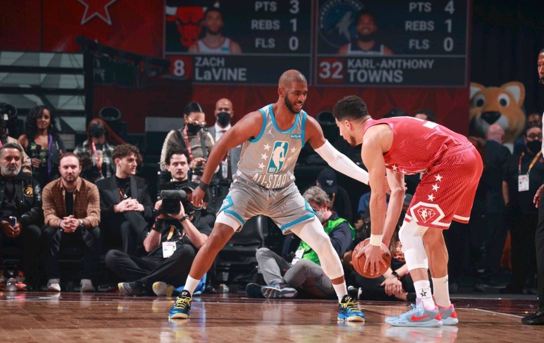 V体育：NBA全球赛，巴黎站篮球魅力席卷欧洲！