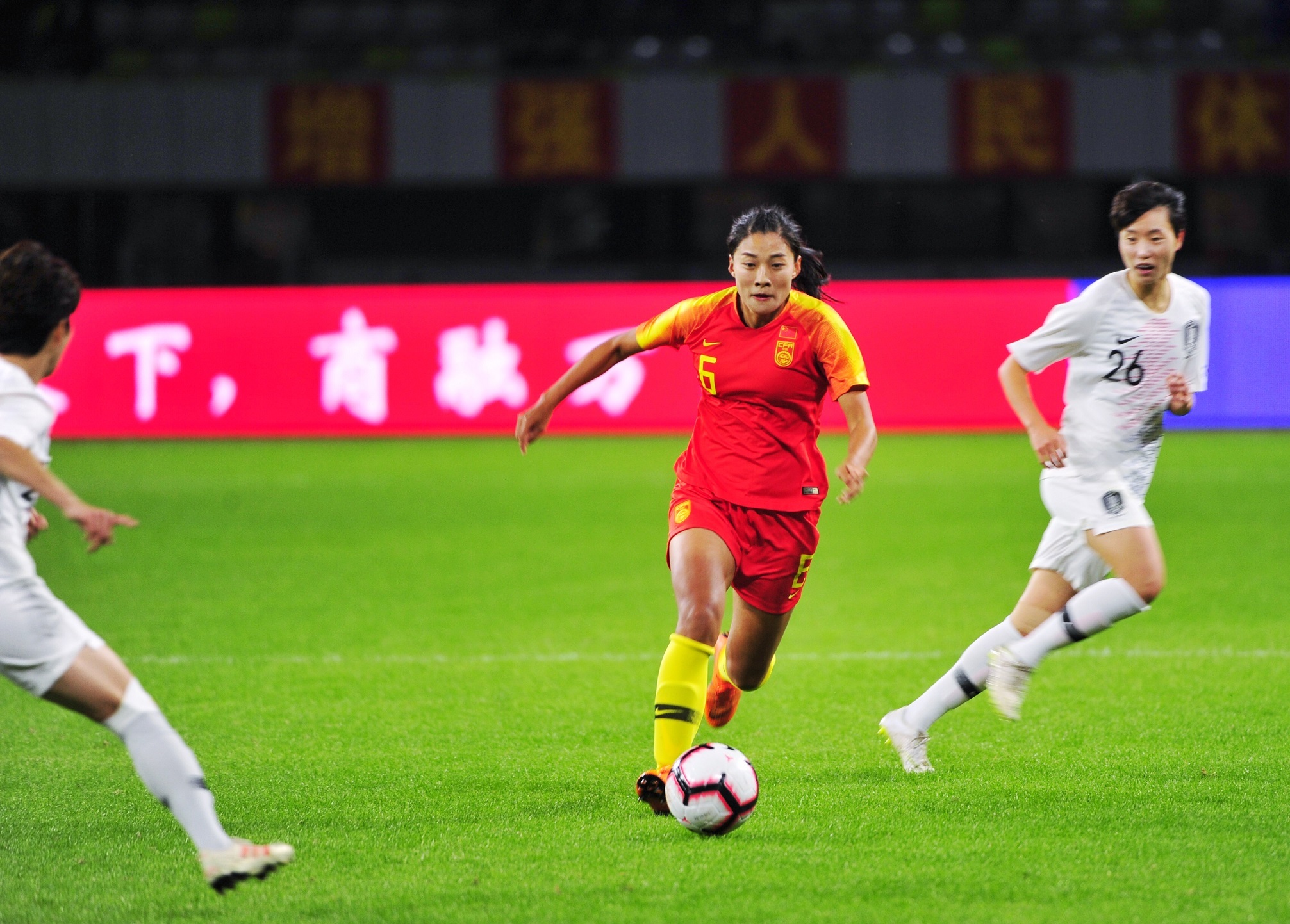 包含V体育：中国女足备战奥运会，力争佳绩的词条
