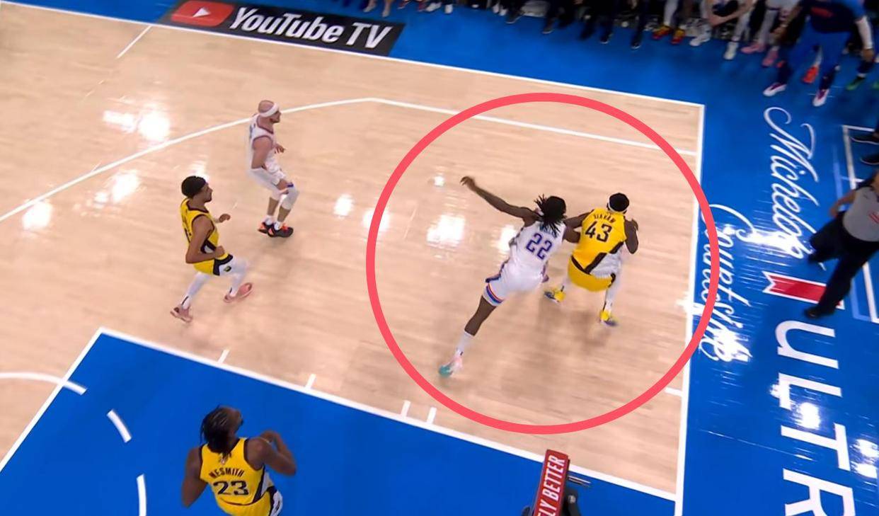 V体育：NBA裁判执法争议，如何避免？